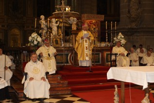 Emotiva eucaristía de despedida a Don Ramón del Hoyo, Obispo de Jaén