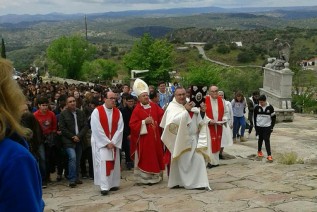 Más de 750 adolescentes celebran Pentecostés a los pies de la Virgen de la Cabeza