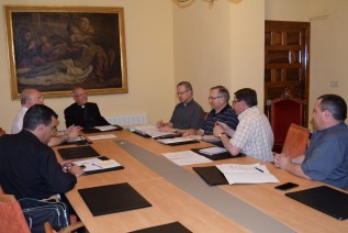 El Obispo de la Diócesis mantiene una primera toma de contacto con el Consejo de Gobierno