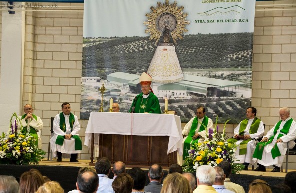 El Sr. Obispo visita en Villacarrillo la almazara de aceite de oliva más grande del mundo
