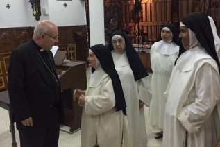 El Obispo de Jaén conoce a las Hermanas Dominicas de Villanueva del Arzobispo