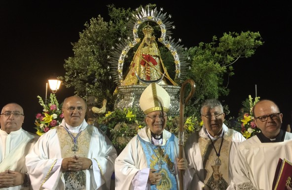 El Obispo de Jaén participa del fervor a la Virgen de la Cabeza en la “Fiesta de la Aparición”