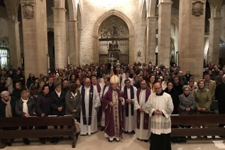 La Basílica de Santa María de los Reales Alcázares de Úbeda acoge el envío de Ministros Extraordinarios de la Comunión