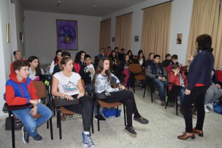 Los jóvenes de Jaén aprenden del ejemplo de María en la Vigilia de su Inmaculada Concepción