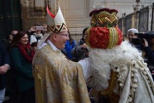 Los Magos de Oriente son recibidos en la Catedral por el Obispo de Jaén