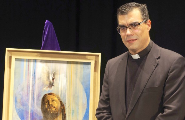 El sacerdote D. Pedro José Martínez Robles presenta el cartel de la Semana Santa 2017 de Jaén