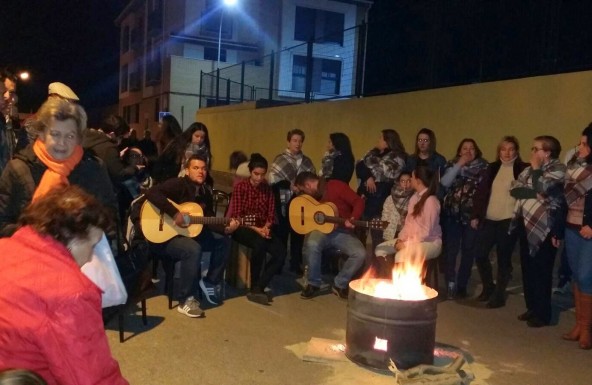 Zambombá Navideña Solidaria en la Parroquia de Santa Bárbara de Linares
