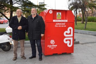 Cáritas coloca en Jaén una decena de contenedores para la recogida de ropa usada