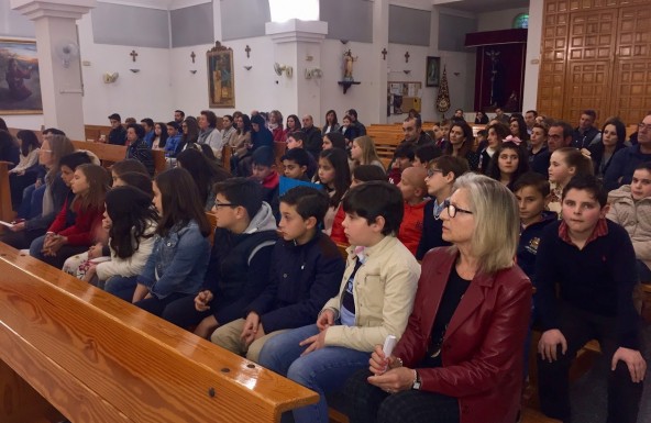 Los niños de la Parroquia de San Francisco de Asís de Villacarrillo celebran la Fiesta del Perdón