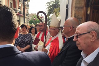 El Obispo bendice la Casa Parroquial de San Juan Evangelista en la fiesta de San Marcos, patrón de Mancha Real