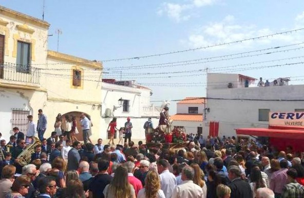 Don Amadeo preside la fiesta de San Jorge en su localidad natal