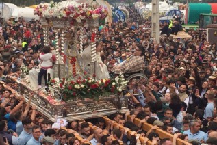 La Virgen de la Cabeza congrega a miles de devotos en Sierra Morena