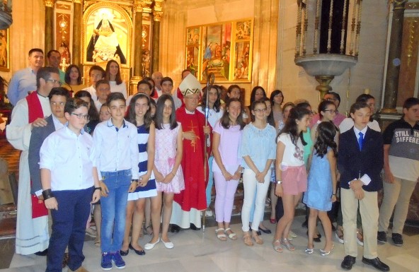 Don Amadeo preside el Sacramento de la Confirmación en la Parroquia de Santo Domingo de Silos de Alcalá la Real