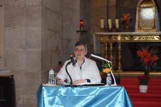 Conferencia: «La Eucaristía, escuela de Santidad», a cargo de la Hermana María del Valle Camino