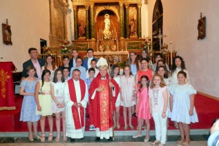 Un total de 20 jóvenes de Lopera reciben el Sacramento de la Confirmación de manos del Obispo de Jaén