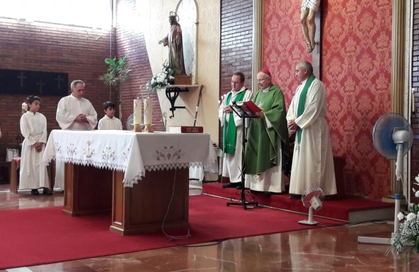 Don Amadeo confirma en la Parroquia del Sagrado Corazón de Linares y bendice la Casa parroquial