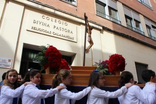 El Obispo inaugura con una Eucarístía el  centenario del Colegio Divina Pastora de Martos