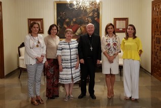 El Obispo mantiene un encuentro con Manos Unidas Jaén para conocer sus proyectos más inmediatos