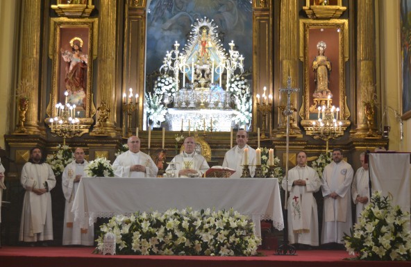 El Obispo de Jaén preside la Eucaristía de apertura del Centenario del Colegio Divina Pastora de Martos