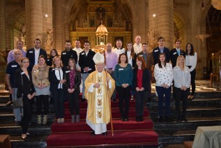 Una veintena de adultos reciben el Sacramento de la Confirmación en la Catedral de Jaén