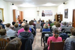Diálogo entre la fe y la cultura en la librería Arte y Liturgia de Jaén