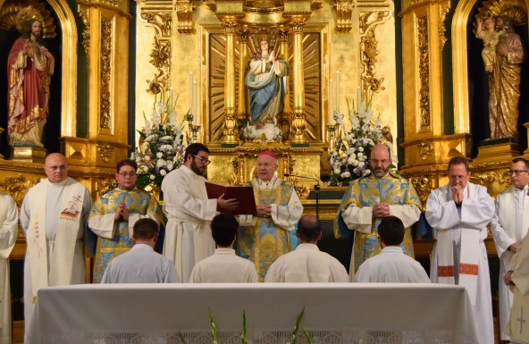 Cuatro Seminaristas son admitidos, por el Obispo, a las Sagradas Órdenes
