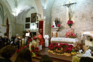 La parroquia de Santa María Magdalena acogió la Eucaristía por las víctimas inocentes del aborto