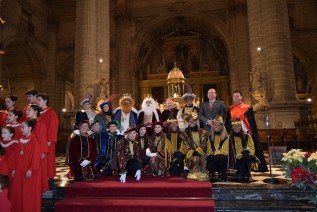 El Obispo recibe a SS.MM. Los Reyes Magos en la S.I. Catedral de Jaén