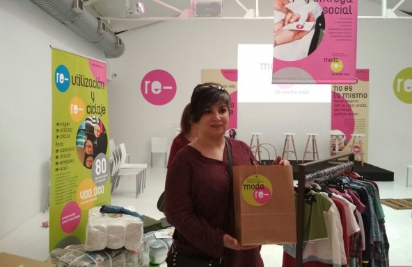 Cáritas España lanza Moda-re: un proyecto de reciclado textil con criterios éticos para insertar personas