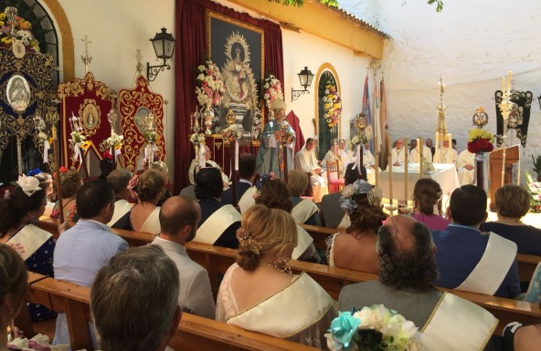Devoción y fervor en la Misa Romera de la Virgen de la Alharilla
