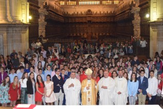 105 fieles de San Pedro Poveda de Jaén reciben la fuerza del Espíritu en el Sacramento de la Confirmación
