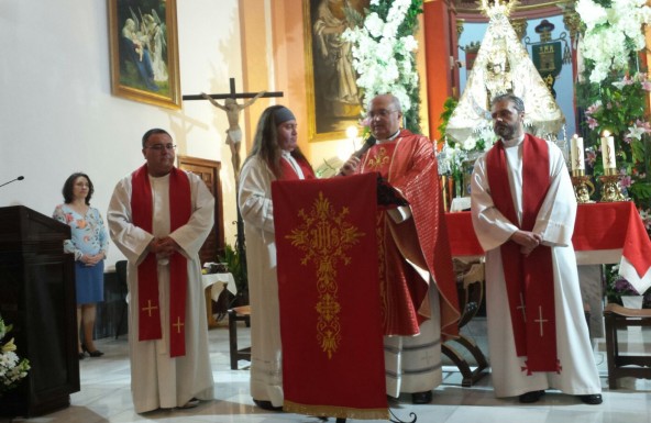 Medio centenar de fieles se confirman en la Parroquia de San Pedro y San Pablo de Quesada