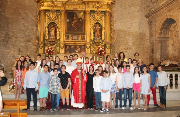El Obispo confirma a 74 fieles en Torreperogil