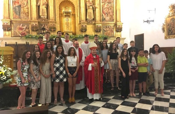 El Obispo confirma a 25 adolescentes en la Parroquia de Nuestra Señora de la Encarnación de Cambil