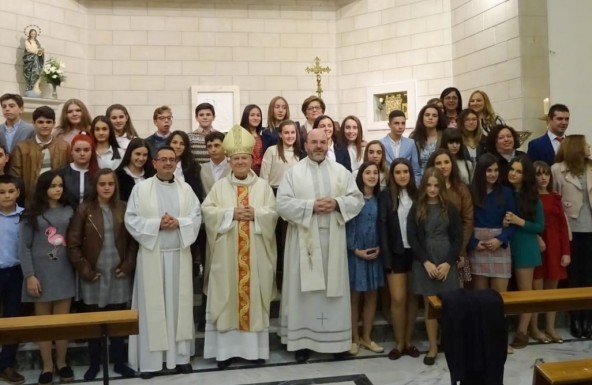 El Obispo administra el Sacramento de la Confirmación a 37 fieles en La Inmaculada Concepción de Mengíbar