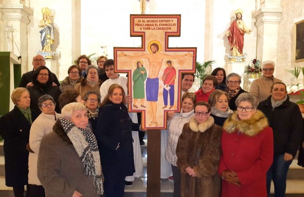 La Parroquia de Santa Águeda de Sorihuela recibe la Cruz de la Misión