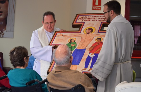 Los mayores reciben la Cruz de la Misión en la Residencia «Caridad y Consolación» de Jaén