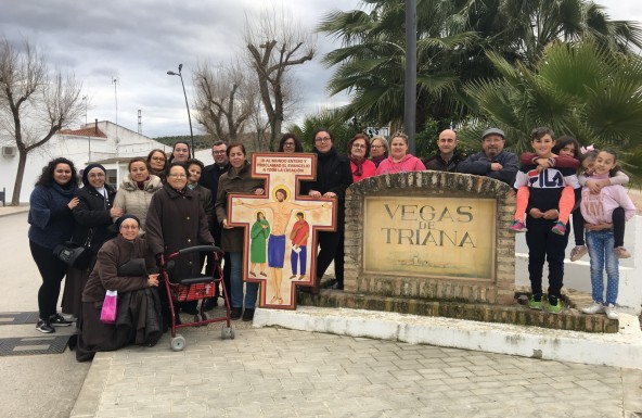 La Cruz misionera llega a Vegas de Triana y a la parroquia de Santiago Apóstol de Andújar