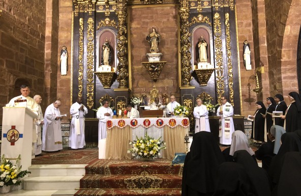 Dos trinitarias celebran su Profesión Solemne en Andújar