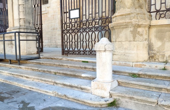 Restaurada la pilastra de la Catedral