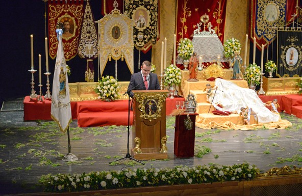 Baeza inicia el tiempo de las Glorias con el pregón de José García Checa