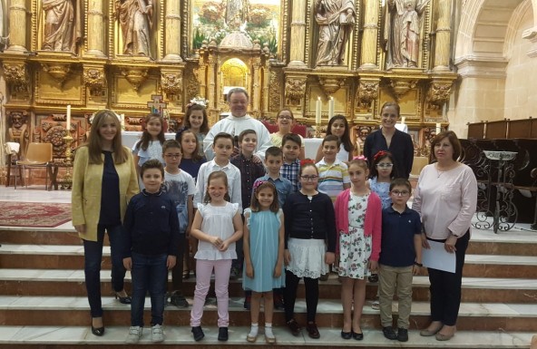 Celebración de la renovación de las promesas Bautismales en la comunidad  parroquial de Santa María del Alcázar y San Andrés Apóstol de Baeza