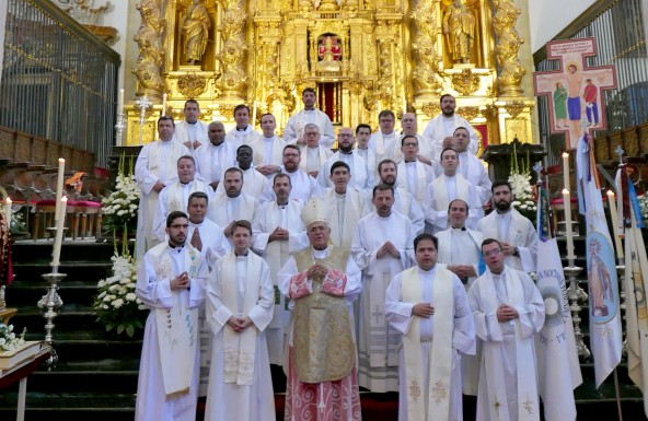 El Obispo y clero joven de la Diócesis de Córdoba ganan el jubileo avilista en Baeza