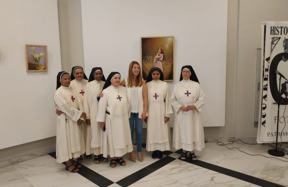 Andújar acoge la presentación de la muestra pictórica «Aprendiendo a mirar», de la hermana Trinitaria Sor Ana María