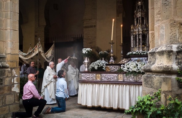 Baeza cierra los cultos en honor a Jesús Sacramentado con la Octava del Corpus Christi