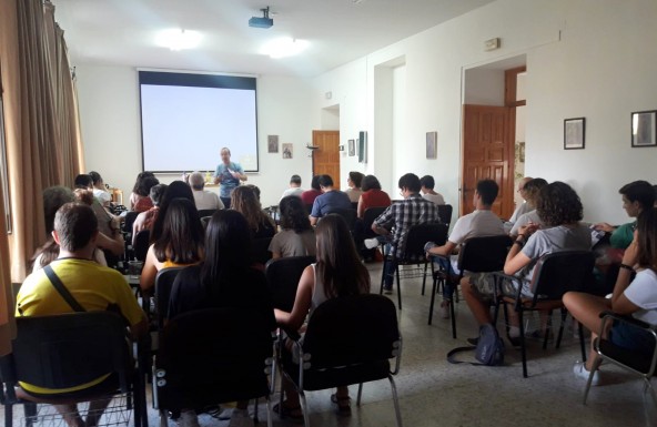 Más de 30 voluntarios se reúnen para organizar el Encuentro de Adolescentes que tendrá lugar en Baeza
