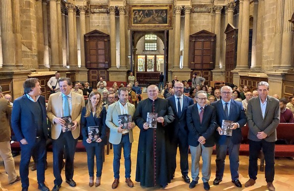 La Sacristía acoge la presentación de los dos volúmenes de «La Catedral de Jaén a examen»