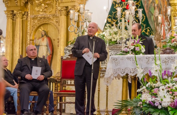 Don Amadeo preside el traslado del órgano de la Asunción de Villacarrillo