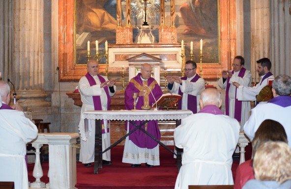 La Diócesis recuerda, con una Eucaristía, a los sacerdotes difuntos
