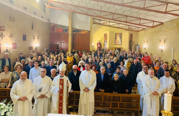 El Obispo bendice el nuevo presbiterio de San Carlos Borromeo de La Carolina
